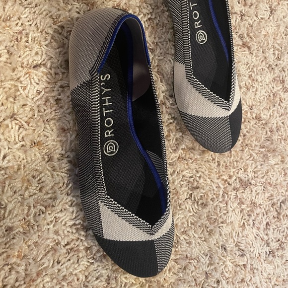 Twice worn Rothy’s 8.5 - Picture 3 of 3